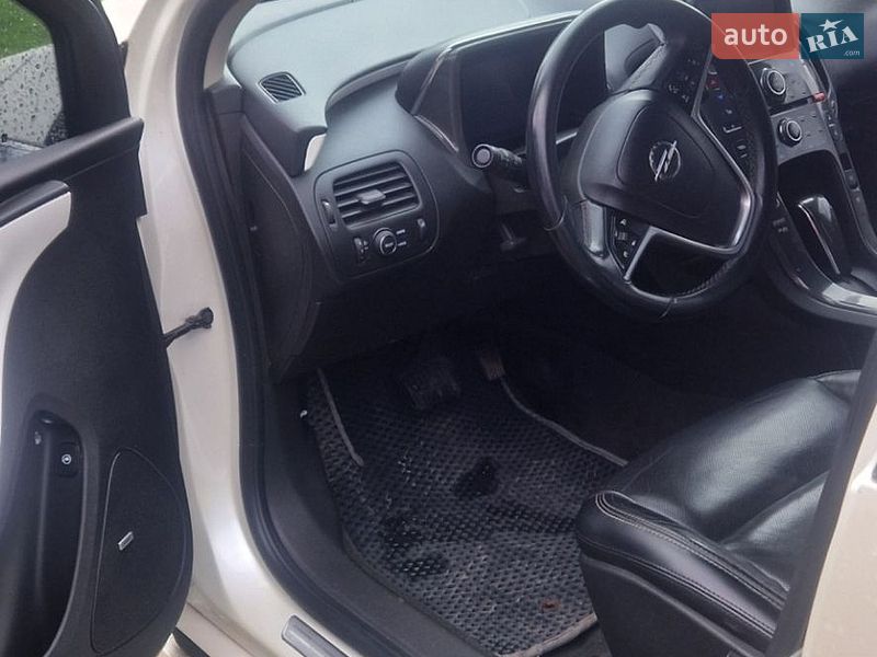 Хэтчбек Opel Ampera 2012 в Ивано-Франковске