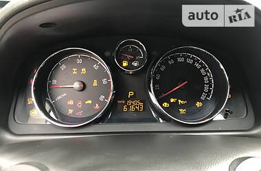 Позашляховик / Кросовер Opel Antara 2013 в 