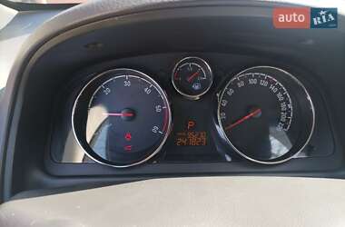 Позашляховик / Кросовер Opel Antara 2012 в 