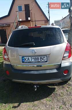 Позашляховик / Кросовер Opel Antara 2012 в 