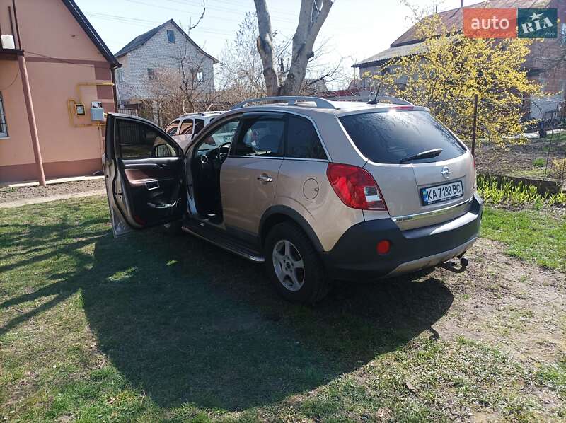 Внедорожник / Кроссовер Opel Antara 2012 в Киеве