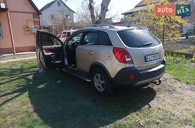 Позашляховик / Кросовер Opel Antara 2012 в 