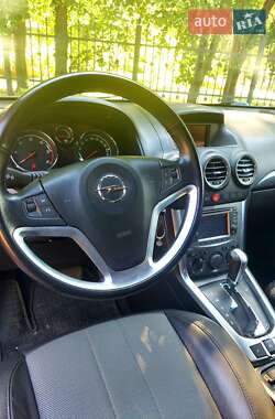 Позашляховик / Кросовер Opel Antara 2012 в 