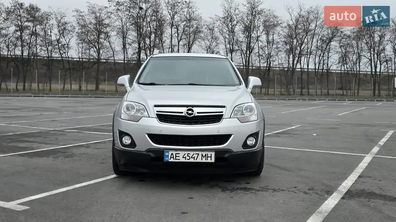 Позашляховик / Кросовер Opel Antara 2012 в 