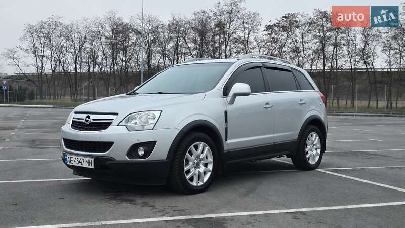 Позашляховик / Кросовер Opel Antara 2012 в 