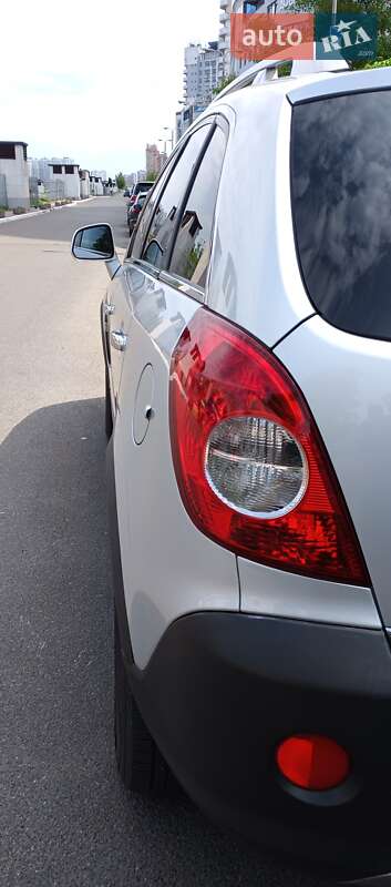 Внедорожник / Кроссовер Opel Antara 2010 в Киеве