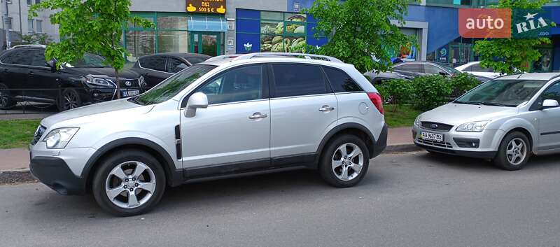 Внедорожник / Кроссовер Opel Antara 2010 в Киеве