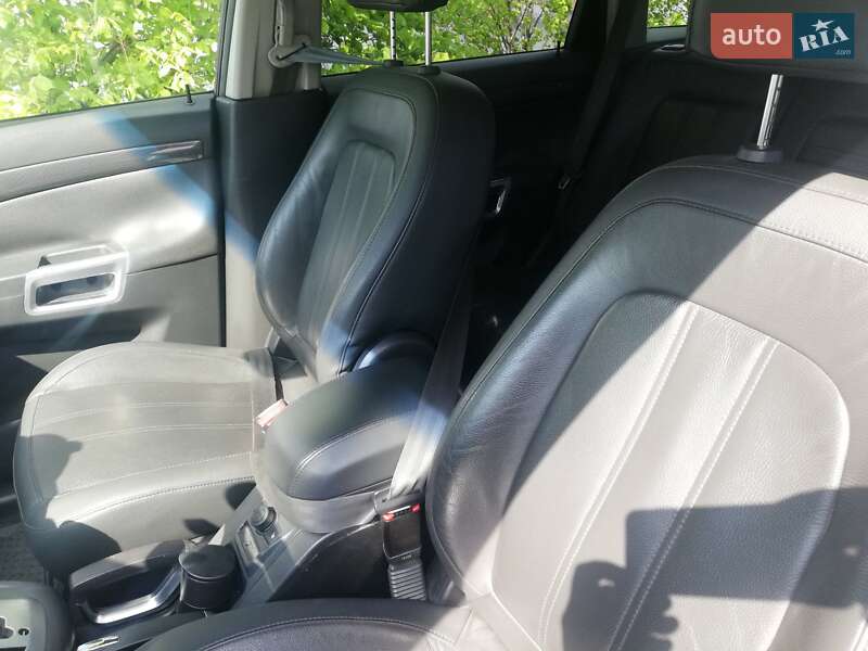 Внедорожник / Кроссовер Opel Antara 2010 в Киеве