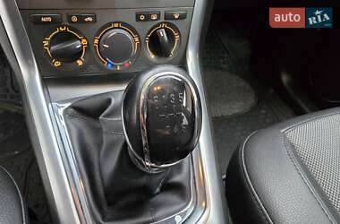 Внедорожник / Кроссовер Opel Antara 2011 в 