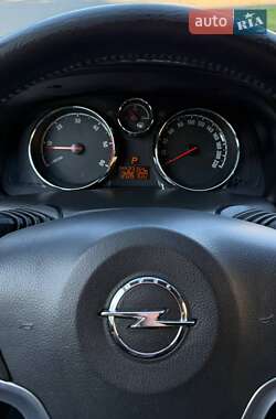 Внедорожник / Кроссовер Opel Antara 2013 в 