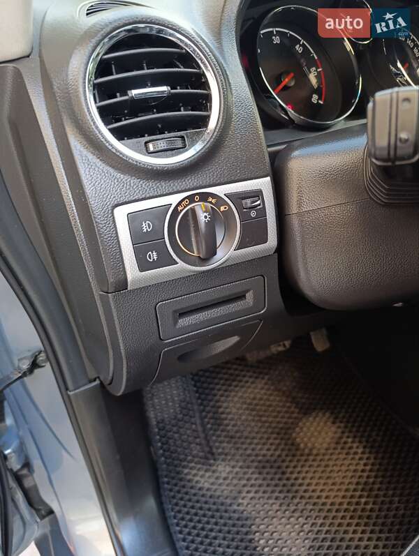 Внедорожник / Кроссовер Opel Antara 2013 в Харькове