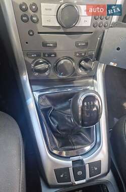 Внедорожник / Кроссовер Opel Antara 2011 в 