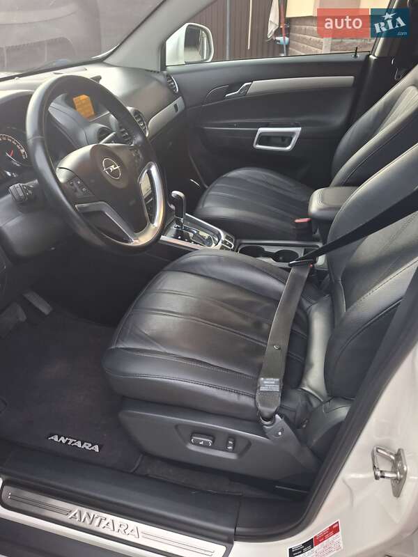 Позашляховик / Кросовер Opel Antara 2012 в Івано-Франківську