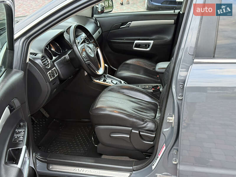 Позашляховик / Кросовер Opel Antara 2011 в Чернівцях