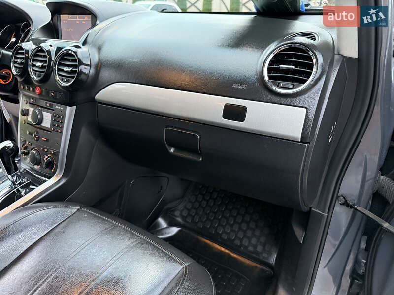 Позашляховик / Кросовер Opel Antara 2011 в Чернівцях