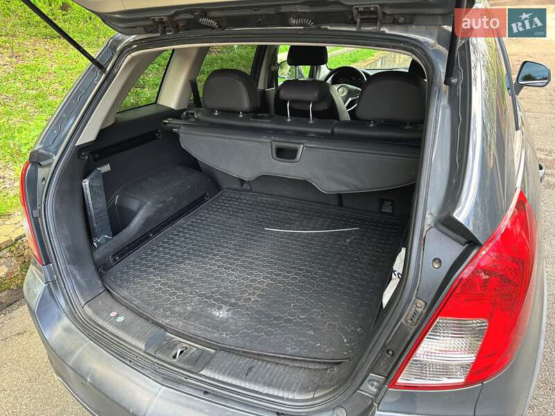 Внедорожник / Кроссовер Opel Antara 2012 в Киеве