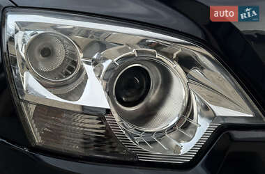 Позашляховик / Кросовер Opel Antara 2012 в 