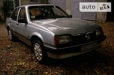 Седан Opel Ascona 1988 в Радехові