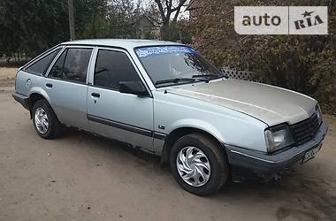 Хетчбек Opel Ascona 1988 в Таврійську