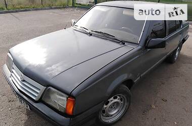 Седан Opel Ascona 1988 в Ивано-Франковске