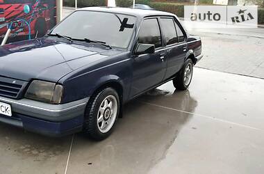 Седан Opel Ascona 1988 в Ивано-Франковске