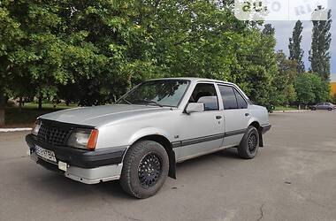 Седан Opel Ascona 1985 в Николаеве