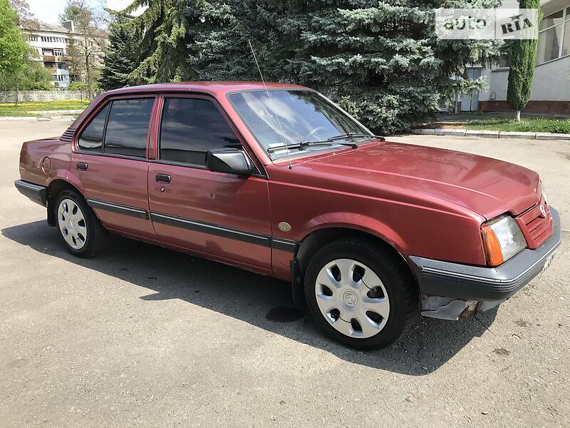 Седан Opel Ascona 1987 в Івано-Франківську