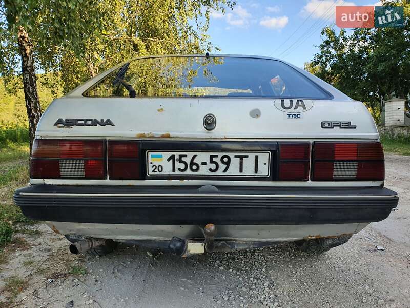Хэтчбек Opel Ascona 1987 в Кременце