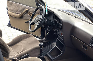 Седан Opel Ascona 1986 в 