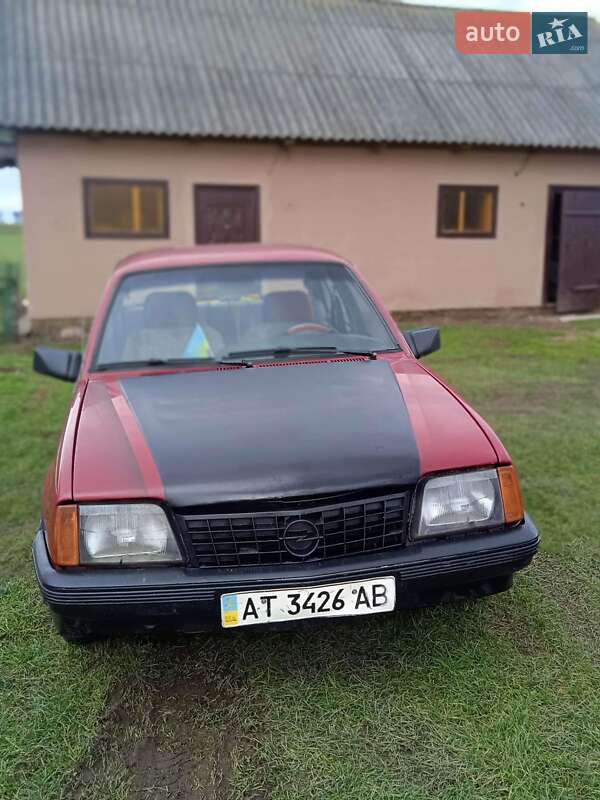 Хэтчбек Opel Ascona 1986 в Калуше
