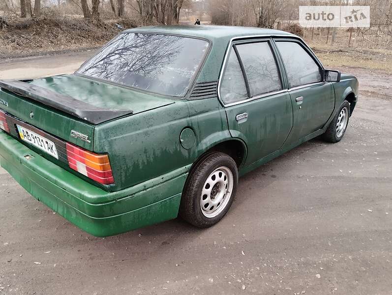 Седан Opel Ascona 1986 в 