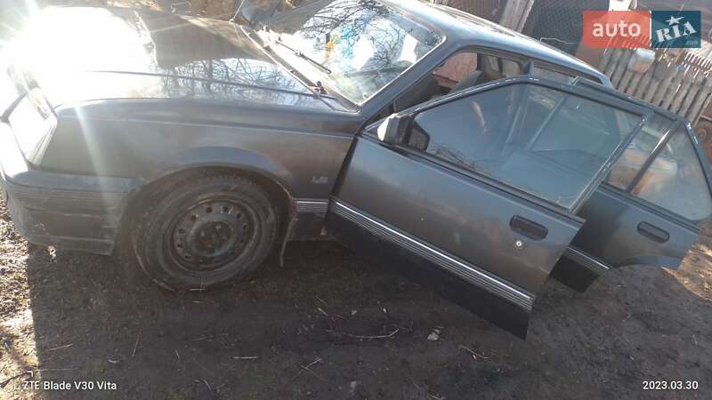 Седан Opel Ascona 1988 в Калиновке