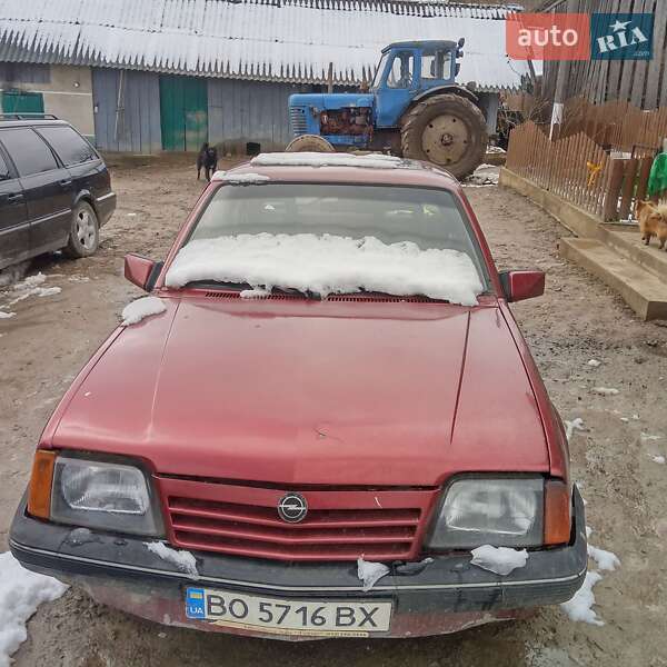 Седан Opel Ascona 1988 в Тернополе