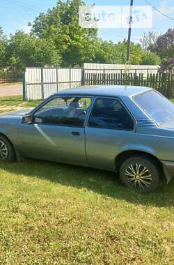 Купе Opel Ascona 1987 в Владимир-Волынском