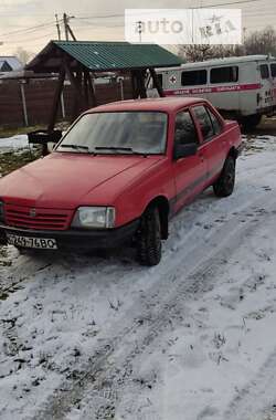 Седан Opel Ascona 1986 в Шацке