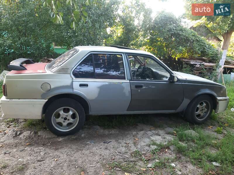 Седан Opel Ascona 1988 в Полтаве
