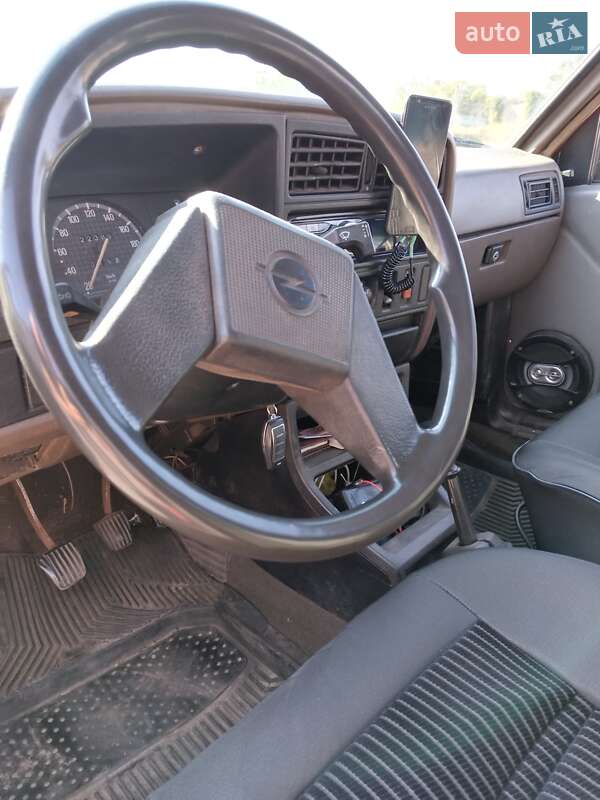 Седан Opel Ascona 1987 в Харькове