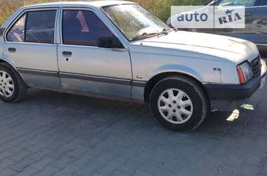 Седан Opel Ascona 1987 в Арцизе