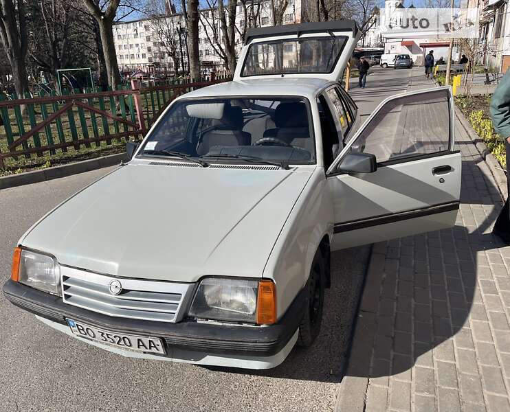 Opel Ascona 1987