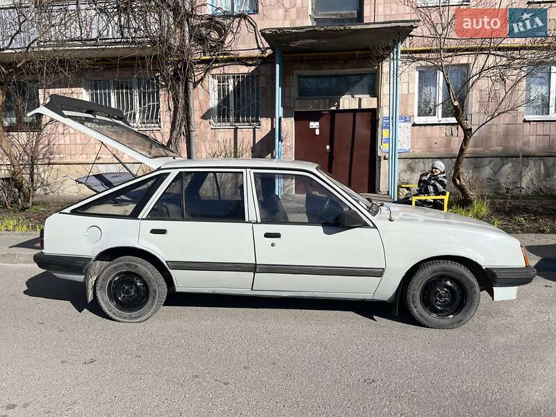 Хэтчбек Opel Ascona 1987 в Тернополе