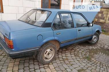 Седан Opel Ascona 1983 в Черновцах