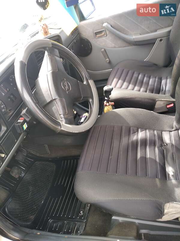 Седан Opel Ascona 1988 в Томашполе