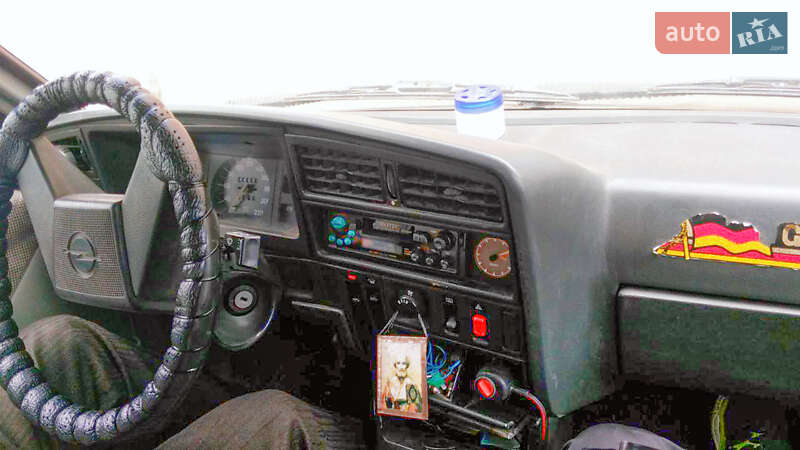 Хэтчбек Opel Ascona 1988 в Одессе фото 4 Хэтчбек Opel Ascona 1988 в Одессе