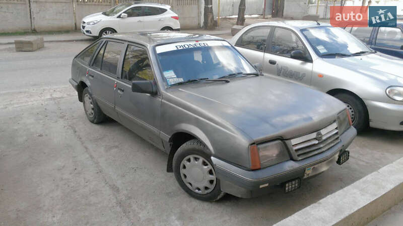 Хэтчбек Opel Ascona 1988 в Одессе фото 2 Хэтчбек Opel Ascona 1988 в Одессе