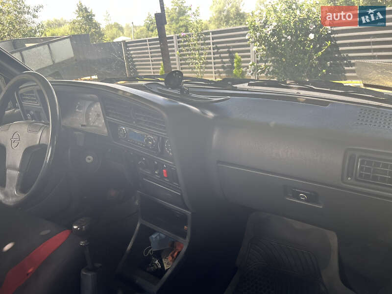 Седан Opel Ascona 1986 в Калуше