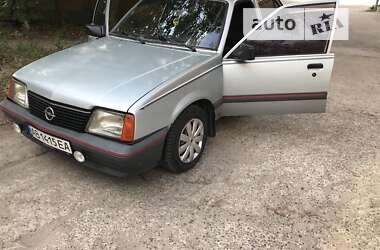 Седан Opel Ascona 1986 в Могилев-Подольске