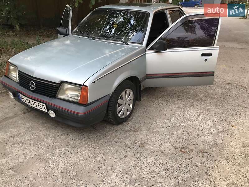 Opel Ascona 1986