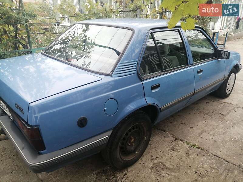Седан Opel Ascona 1988 в Одессе