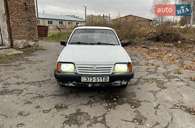 Седан Opel Ascona 1988 в Червонограді