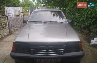 Седан Opel Ascona 1987 в Днепре